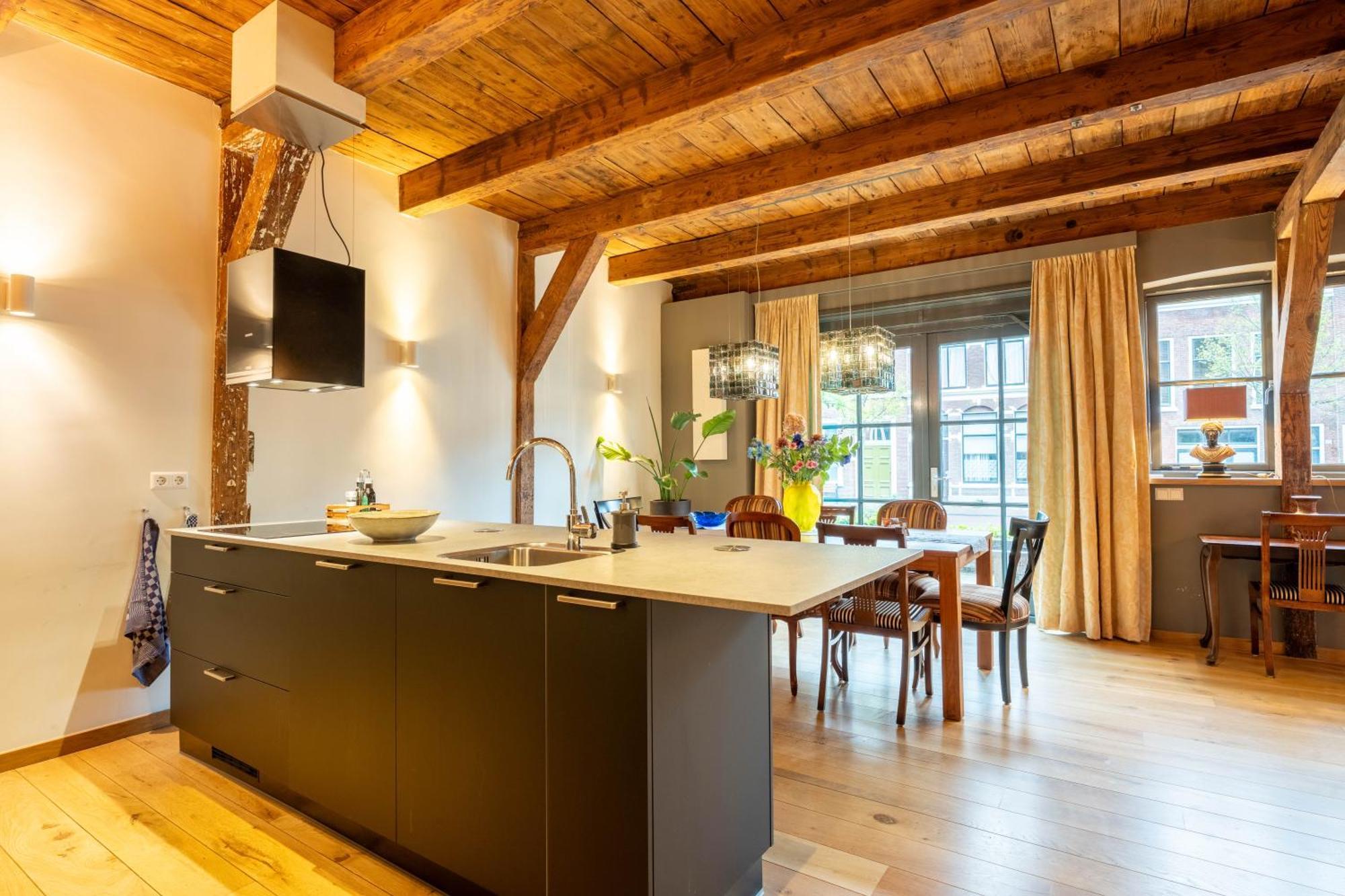 Pakasa Apartment Leiden